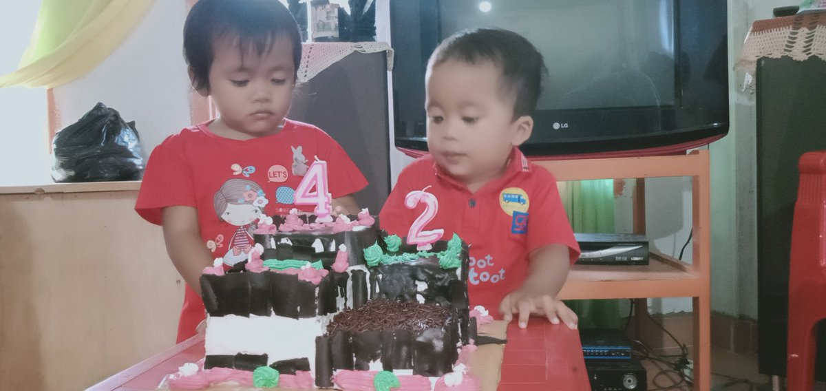 MANAPAENOS's tweet image. happy Family...hbd my Queen and Daffin