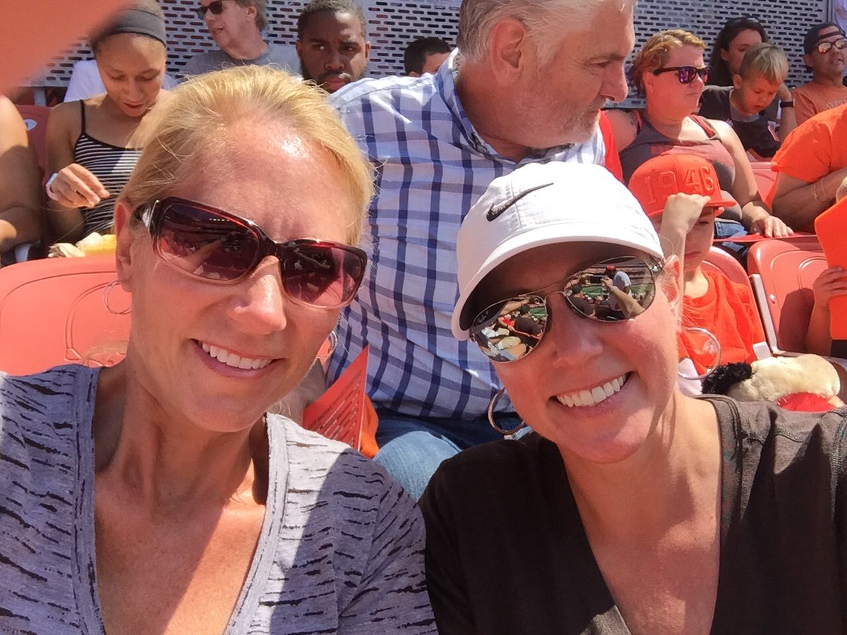 I’m so proud of my sister who selflessly donated her kidney to a very special friend in need. May you both be return to good health soon. Sending my love. ❤️