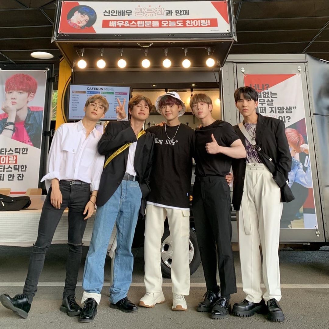 CHOICE_NAtion7's tweet photo. [PHOTO] 200605 | @caferun__ Facebook &amp; Instagram update with photos from #Chan's food truck support [2/2]

🔗 https://t.co/ssd23VtBoo
📷 https://t.co/OrWApi1nTp

#ACE #에이스 #찬 #TwentyTwenty 
#트웬티트웬티 #SonBoHyun #손보현
#CafeRun #카페런 https://t.co/3lhdgYXhOc