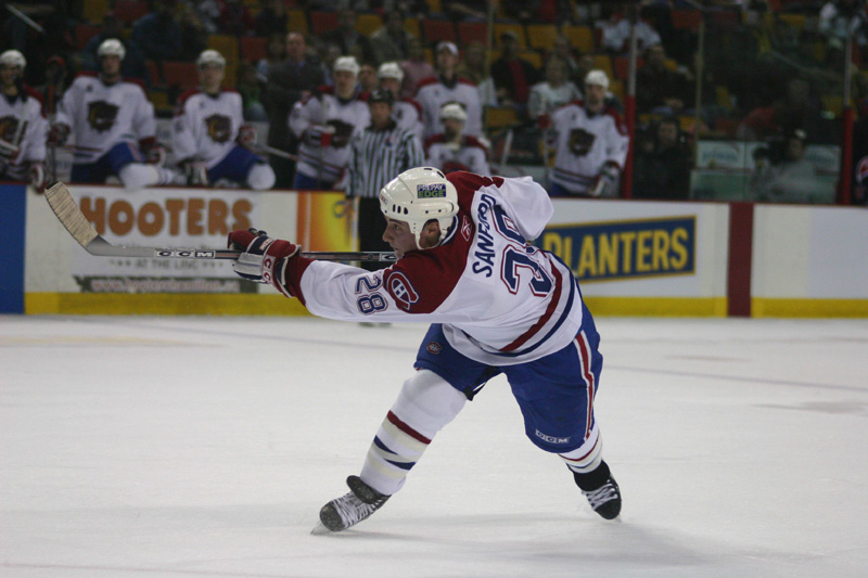 RodeTrips's tweet image. Coming up on episode 10 we chat with @bretoncougars head coach and former @monctonwildcats &amp;amp; @TheAHL Hamilton Bulldogs defenseman James Sanford! James spent 10 years playing pro hockey in many different leagues across the world. Hear his story on #RodeTrips! @Sanfordsports1