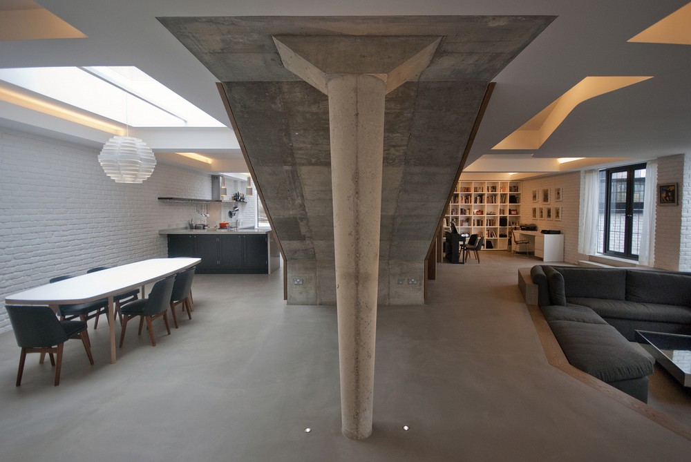 A Wonderful Home Carved out of a Difficult Site: The Gables in #, London - Designed by Patalab Architecture

e-architect.co.uk/london/the-gab…

#NorthWestLondonHome #ResidentialLondonConversion #PrimroseHillArchitecture #PrimroseHillHome #England