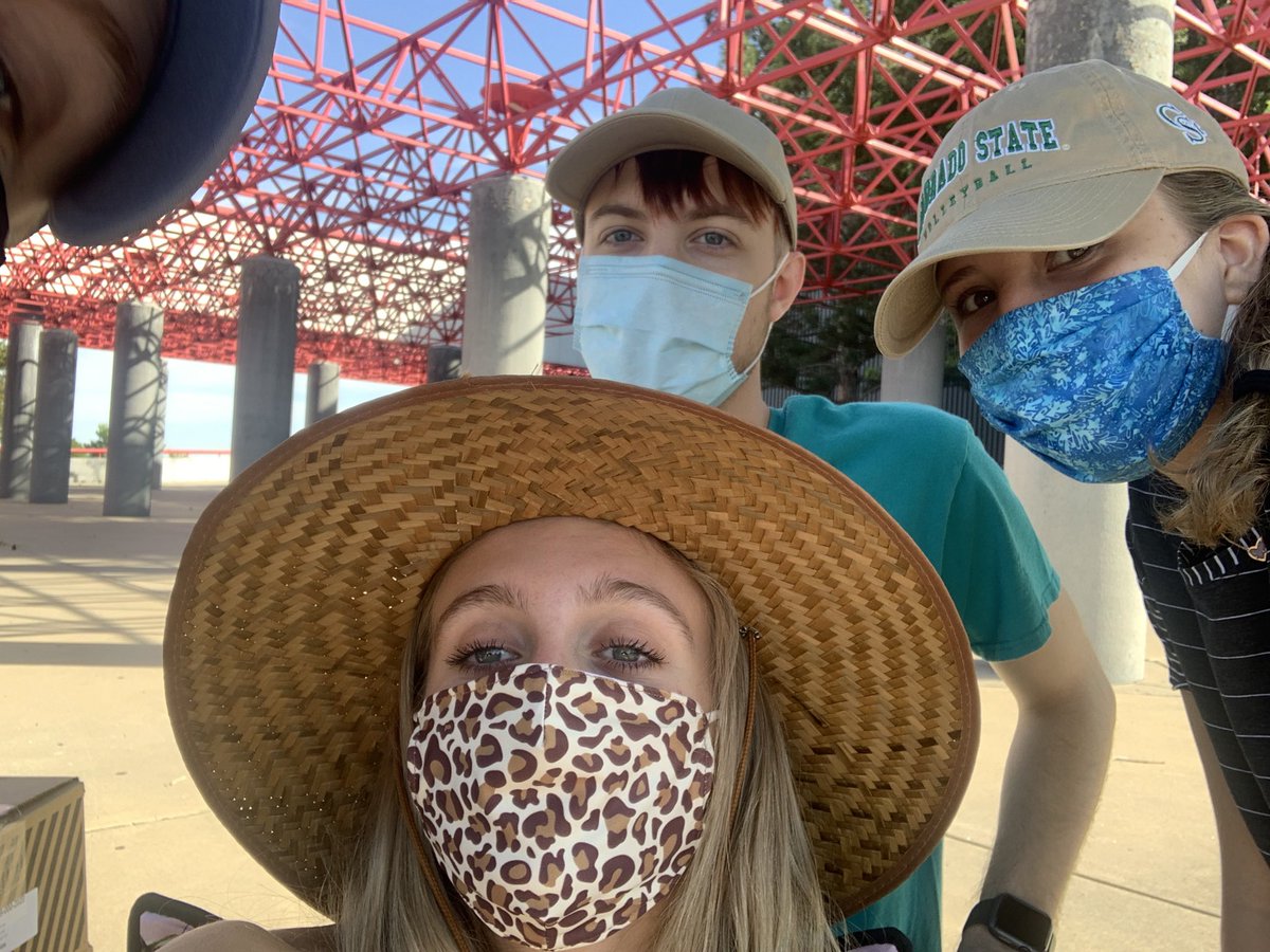 Freshmen and Sophomores, we’re excited to see you today!🥳 Don’t forget to pick up your book📔