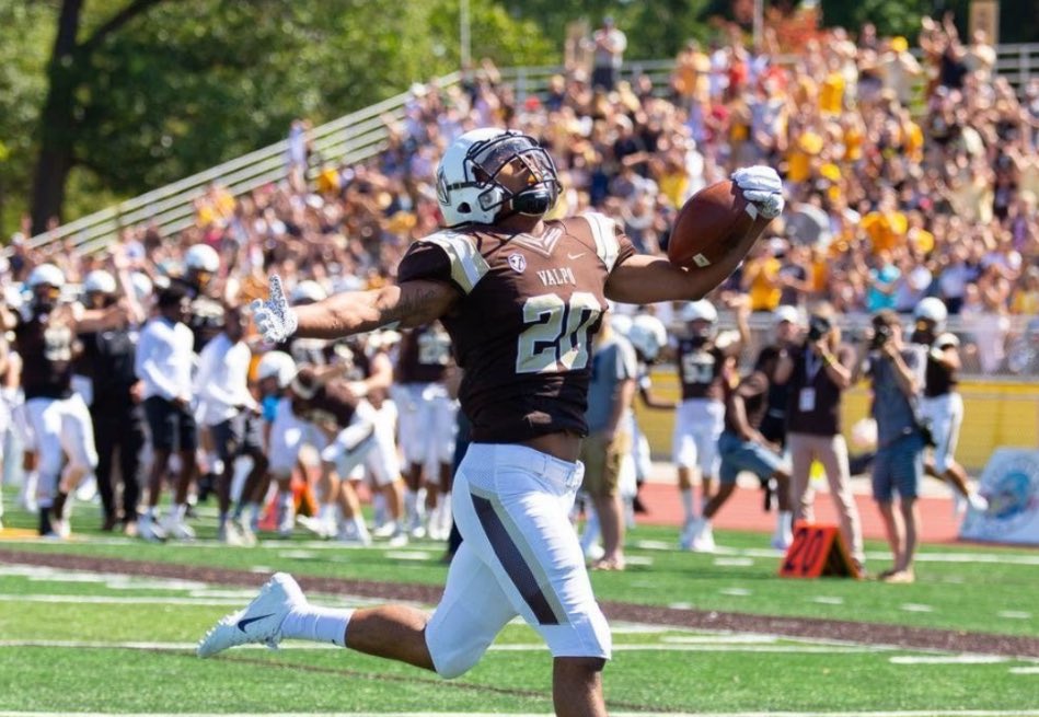 Zay Byars 🎱 (@zaybyars8) on Twitter photo I am truly BLESSED and EXCITED to say that after a great talk with <a href="/Coach_RJG/">RJ Ghilarducci</a> I have received my first Division 1 offer from <a href="/valpoufootball/">Valpo Football</a> all glory to the man above 🙏🏽 my grind is far from over! @linebackrschool <a href="/CodyHighRollerr/">Cody Galea</a> <a href="/abettencourt15/">Andrew Bettencourt</a> <a href="/DBSelect/">DB Select</a> I am truly BLESSED and EXCITED to say that after a great talk with <a href="/Coach_RJG/">RJ Ghilarducci</a> I have received my first Division 1 offer from <a href="/valpoufootball/">Valpo Football</a> all glory to the man above 🙏🏽 my grind is far from over! @linebackrschool <a href="/CodyHighRollerr/">Cody Galea</a> <a href="/abettencourt15/">Andrew Bettencourt</a> <a href="/DBSelect/">DB Select</a>