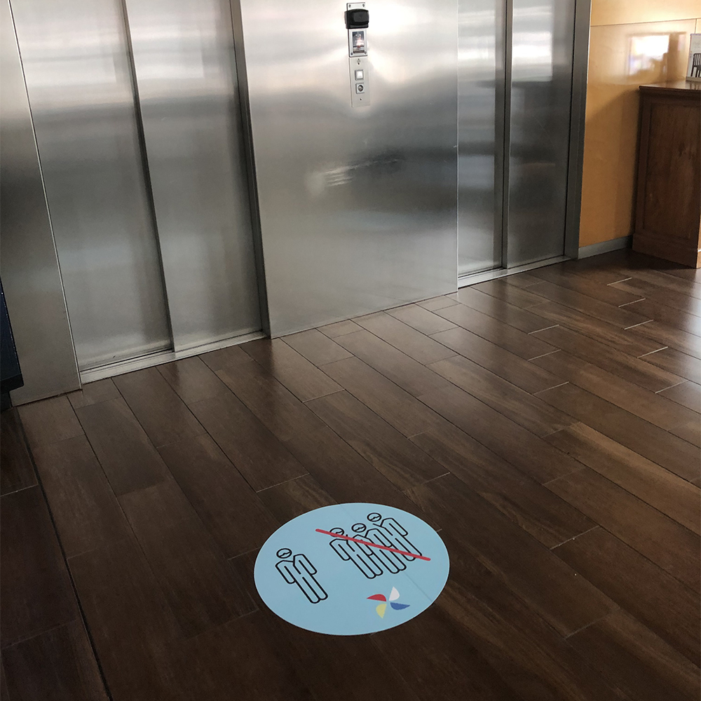CritsdeCriteri's tweet photo. Aquesta és la senyalització #Covid19 que hem dissenyat de cara a la reobertura de l'hotel Four Points by Sheraton #Barcelona Reprendre l'activitat de forma segura és cosa de tots.

https://t.co/41ovoFgHmR

#Criteri #CriteriSign #DissenyGràfic #Comunicació #Senyalètica #Señaletica https://t.co/8FseKYE8KO