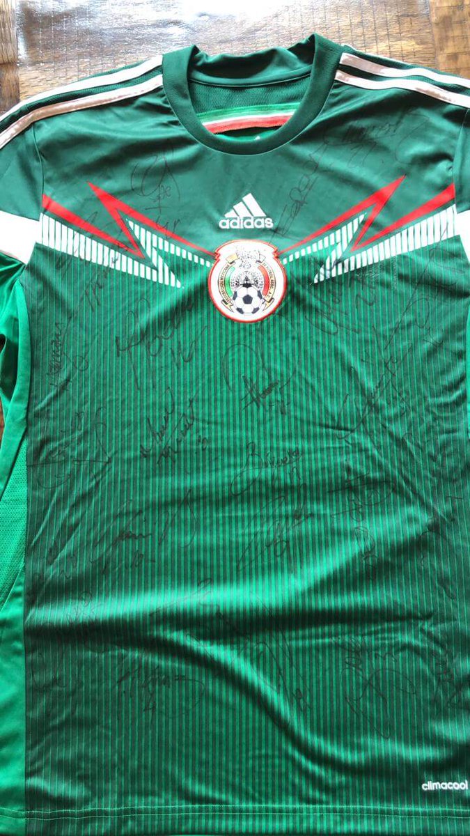 SigoalTRI's tweet photo. Por una buena causa ⬇️
Nos ayudan con RT mundialistas seleccionados @elmatadorpr @LRZague @Miguel_layun @kikinfg @SanOswaldo_TD @AGuardado18 @GarciaPosti @RafaMarquezMX @pavelpardo8
🙏
Rifa acá ➡️ https://t.co/waOG9c0q3Y https://t.co/jU8aTIECGD