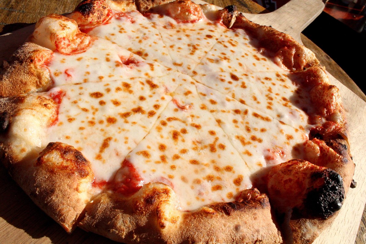 FergndansPizza's tweet image. You can't go wrong with a classic #CheesePizza like our Dan! Order online at fergndanspizza.com for #PickUp or get delivery via Fetcht, Bite Squad, &amp;amp; DoorDash. Give us a call if you'd like it #Curbside. Cafe Hours 10:30am-8:00pm to order &amp;amp; to DINE IN! 
👀 y’all by the 🔥