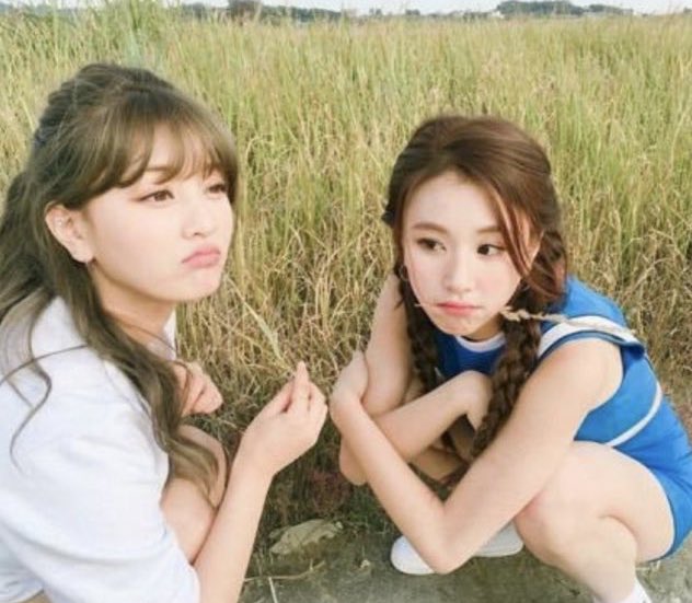tiny_jihyo's tweet image. 👭 #8YearswithChaeyoung