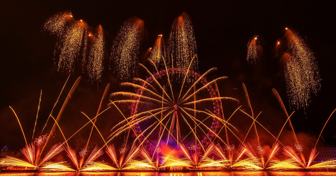 London offers us a stunning backdrop and we work hard to give as many different effects as we can over the show which we work to design months ahead of the display. Here <a href="/ianward09/">Ian Ward</a> has captured a brilliant moment in the show with a very striking design.
#FireworkDisplay
