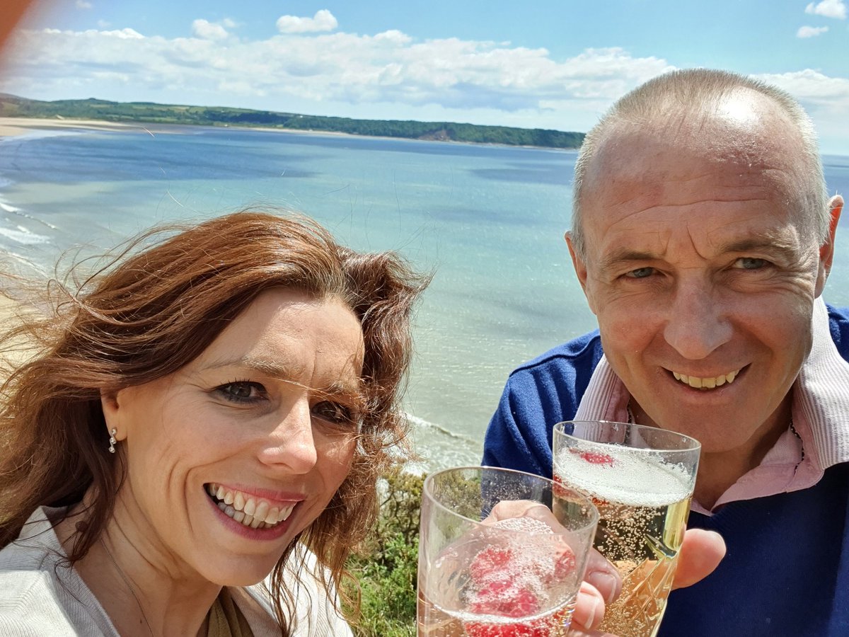 amandajdavies10's tweet image. #WeddingAnniversary
#Champagne
#ThreeCliffs
#BeachLife
