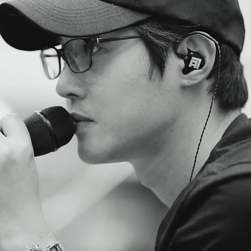 Yaniserrano's tweet image. Es un día especial, un día que un alíen aterrizó en esta tierra, para alegrar la vista, para alegrar los días y hacer de este mundo mejor ~ Feliz Cumpleaños  #HappyKimHyunJoongDay 🎈💗