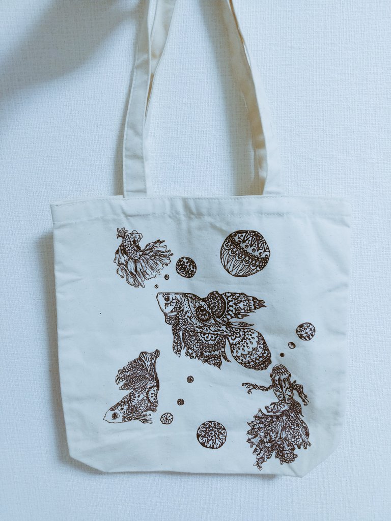 ピエタ ノアレ בטוויטר 表 完成 金魚とかベタ 魚 とか トートバッグ バッグ モノクロ イラスト ペン 手書き 金魚 ベタ 魚 ピエタ ノアレ בטוויטר 表 完成 金魚とかベタ 魚 とか トートバッグ バッグ モノクロ イラスト ペン 手書き 金魚 ベタ 魚