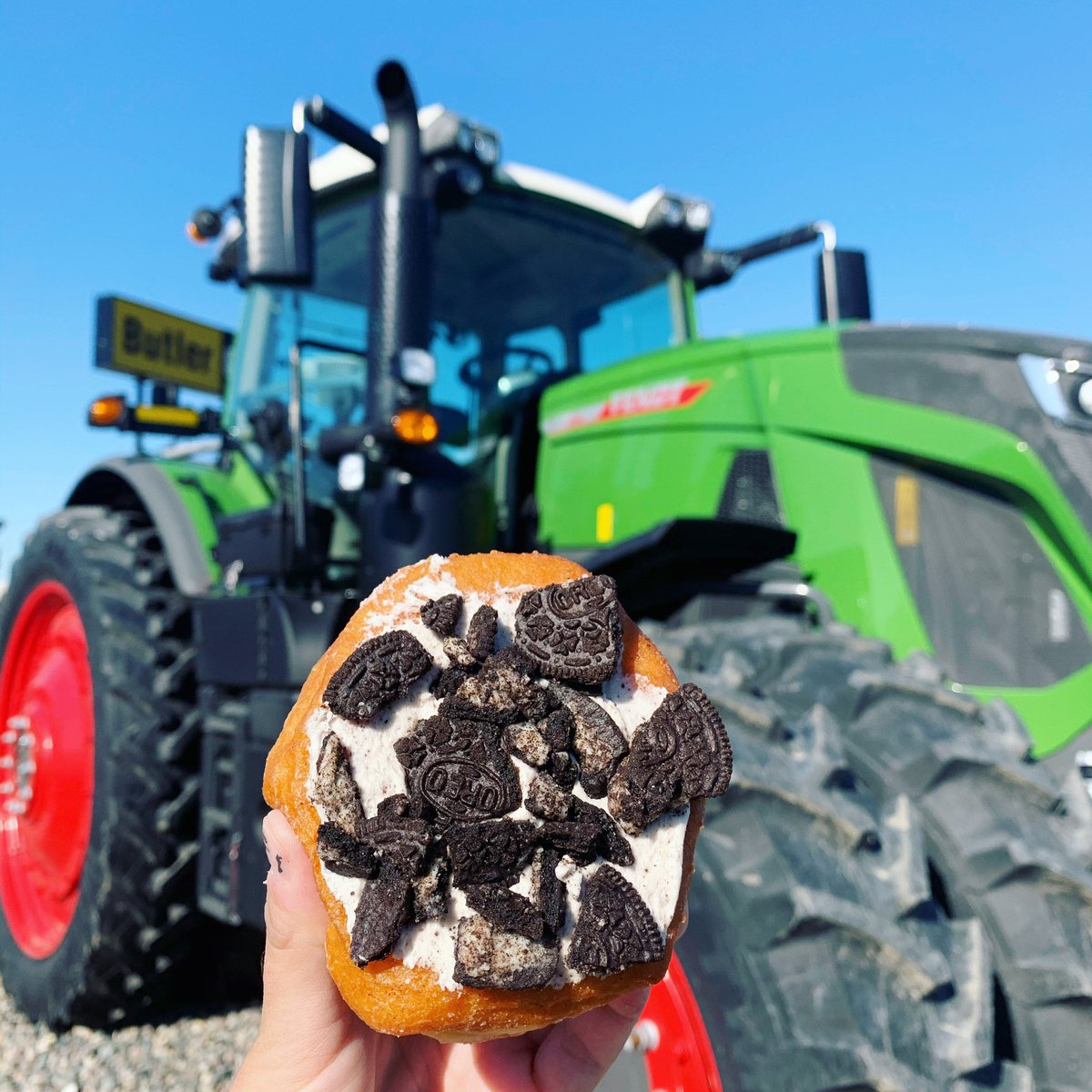 butlermachinery's tweet photo. Happy #NationalDonutDay from everyone at Butler Machinery! Have a sweet weekend. ๐ฉ
#butlermachinery #equipmentsales #agriculture #butlerag https://t.co/g7qlHmYxrE