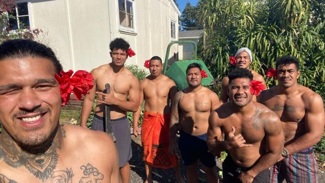 excelfitpro's tweet photo. A great story of camaraderie! 
Manuma Samoa set a great example for all of us &amp; how we can help each other to get through this difficult time.  @manusamoa @SamoaRugbyNews @SamoaRugby 

Rugby team have to live in a church together during lockdown:
https://t.co/WWLNLNjDBG https://t.co/4Z7B5HybhW