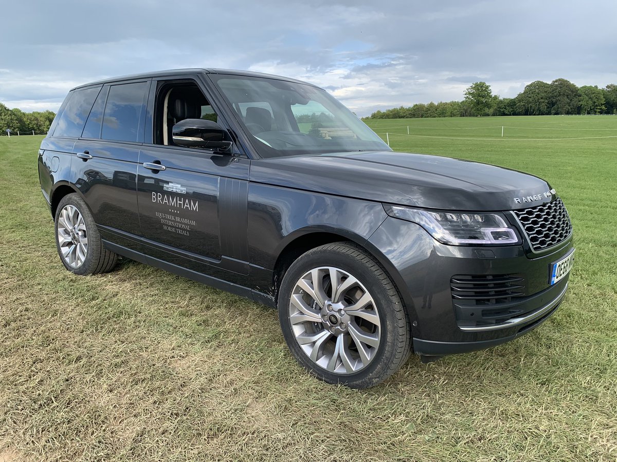 NACPritchard's tweet image. So sad not to be seeing all of my @BramhamPark #horsetrials friends this week, but those of you who know me really well will know that I’m also missing my now annual @landrover_uk fix!! #lovelandrover #EBHT #BRAMHAM #horsetrials #bramhamhorse #landrover