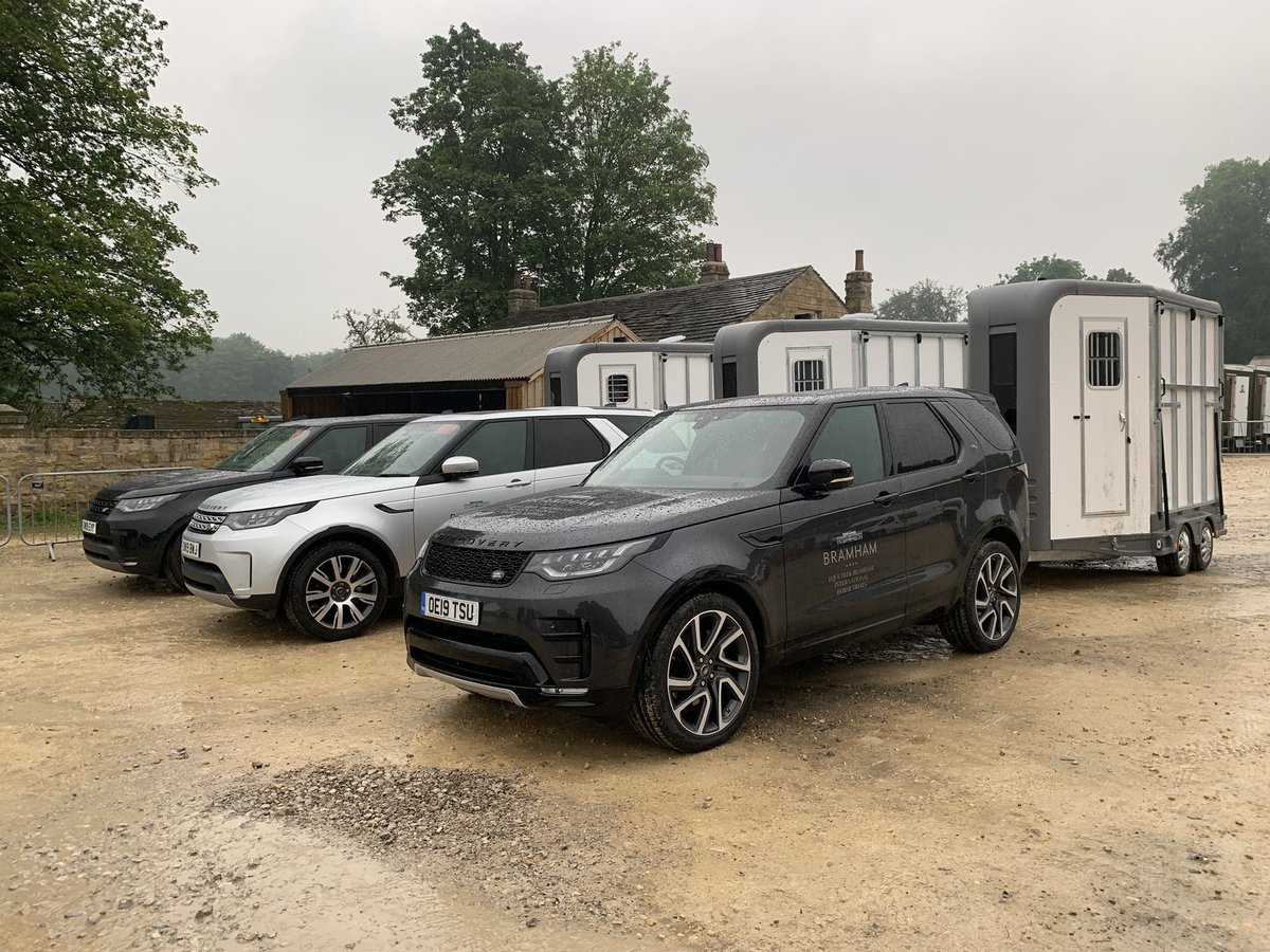 NACPritchard's tweet image. So sad not to be seeing all of my @BramhamPark #horsetrials friends this week, but those of you who know me really well will know that I’m also missing my now annual @landrover_uk fix!! #lovelandrover #EBHT #BRAMHAM #horsetrials #bramhamhorse #landrover