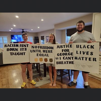 We stand with you. Black lives matter 🖤