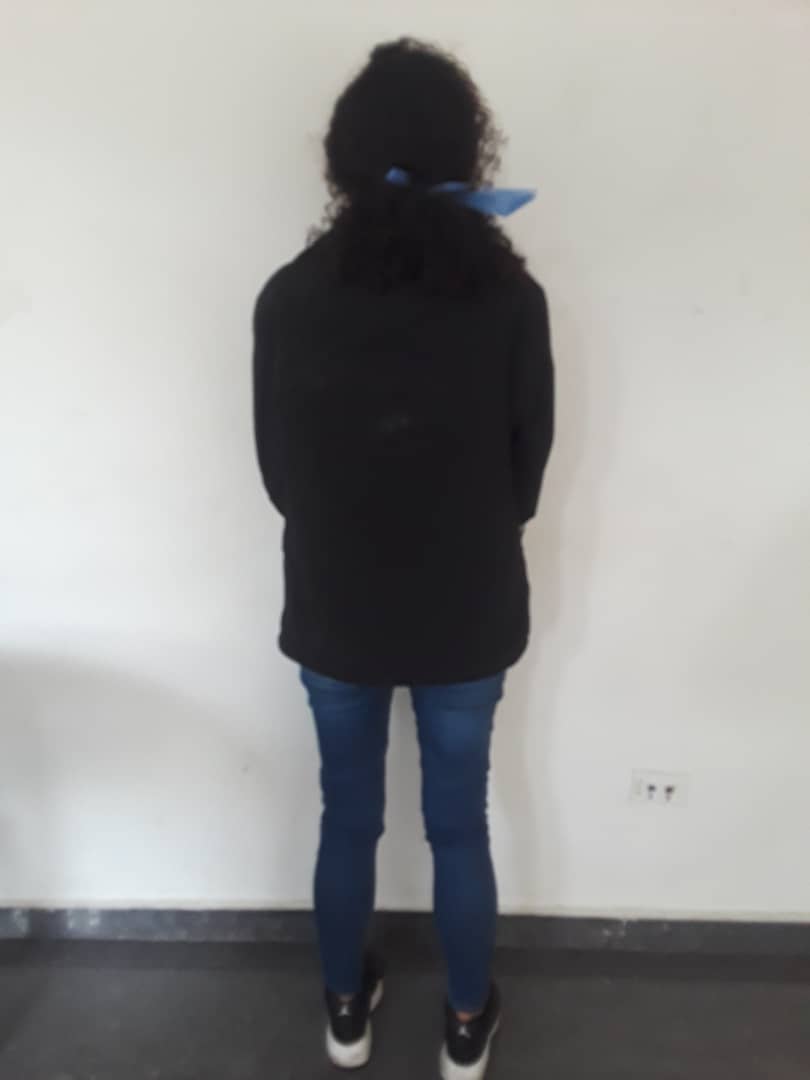 jesusmedinae's tweet photo. Imágenes de la periodistas venezolana Carol Romero, esposada después de su detención por parte de la GNB en el Junquito. https://t.co/Jq3DacVjxK