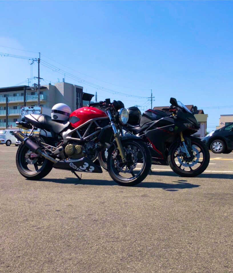 tokiostar1102's tweet photo. 名前: tokio
性別: 男
身長: 178
年齢: 22
住み: 京都or奈良
車種: cbr250rr 
好き: アニメ、ゲーム　ツーリング
嫌い: 煽り運転、幅寄せ
一言: まだまだ初心者ですがよろしくお願いします🥺
#バイク乗りとして軽く自己紹介 
#バイク乗りと繋がりたい https://t.co/tQHLfaSeUU