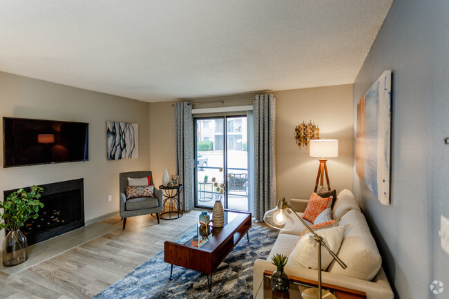TheWhitneyApts's tweet photo. Modern, contemporary, vintage or traditional? How would you decorate this beautiful space? Let us know in the comments below! ↓ https://t.co/3qjP0GKma7