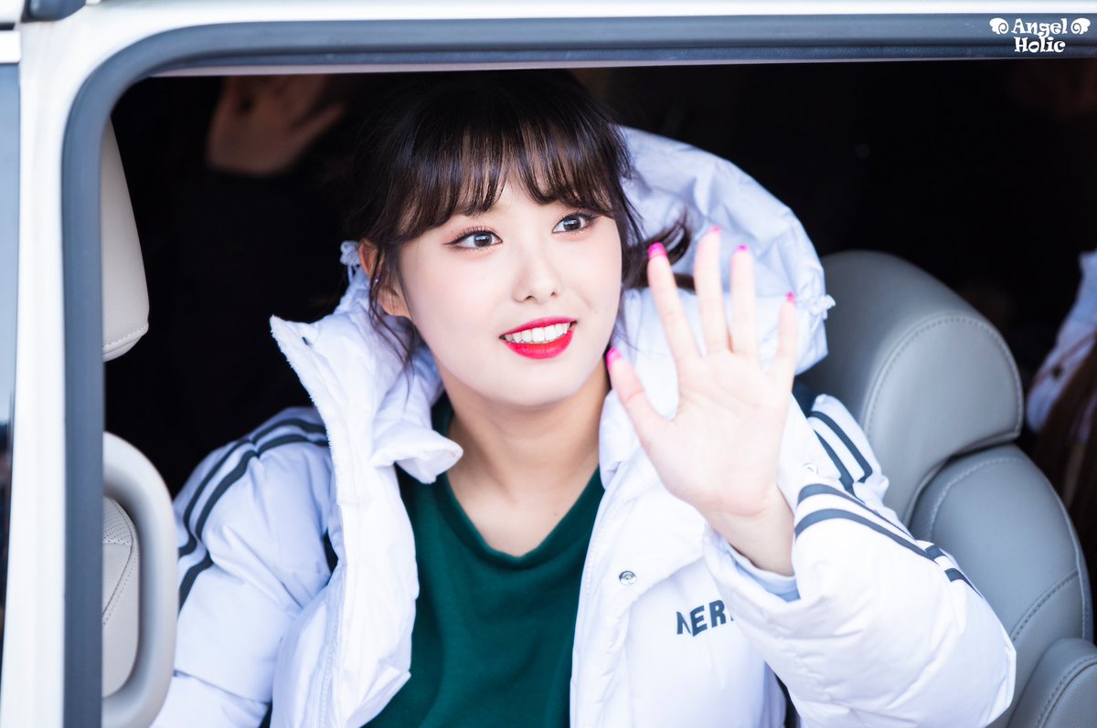 chubbybangs_'s tweet photo. And that’s a wrap! See you next Friday! 👋
Ahin, if you see this, join us next time please 🙏
Drop some never-before-seen selcas for your dear Ahinators and Merries! 😁💜

#AhinFridays  #모모랜드 #아인 #MOMOLAND #AHIN https://t.co/3qjT7AFSU5