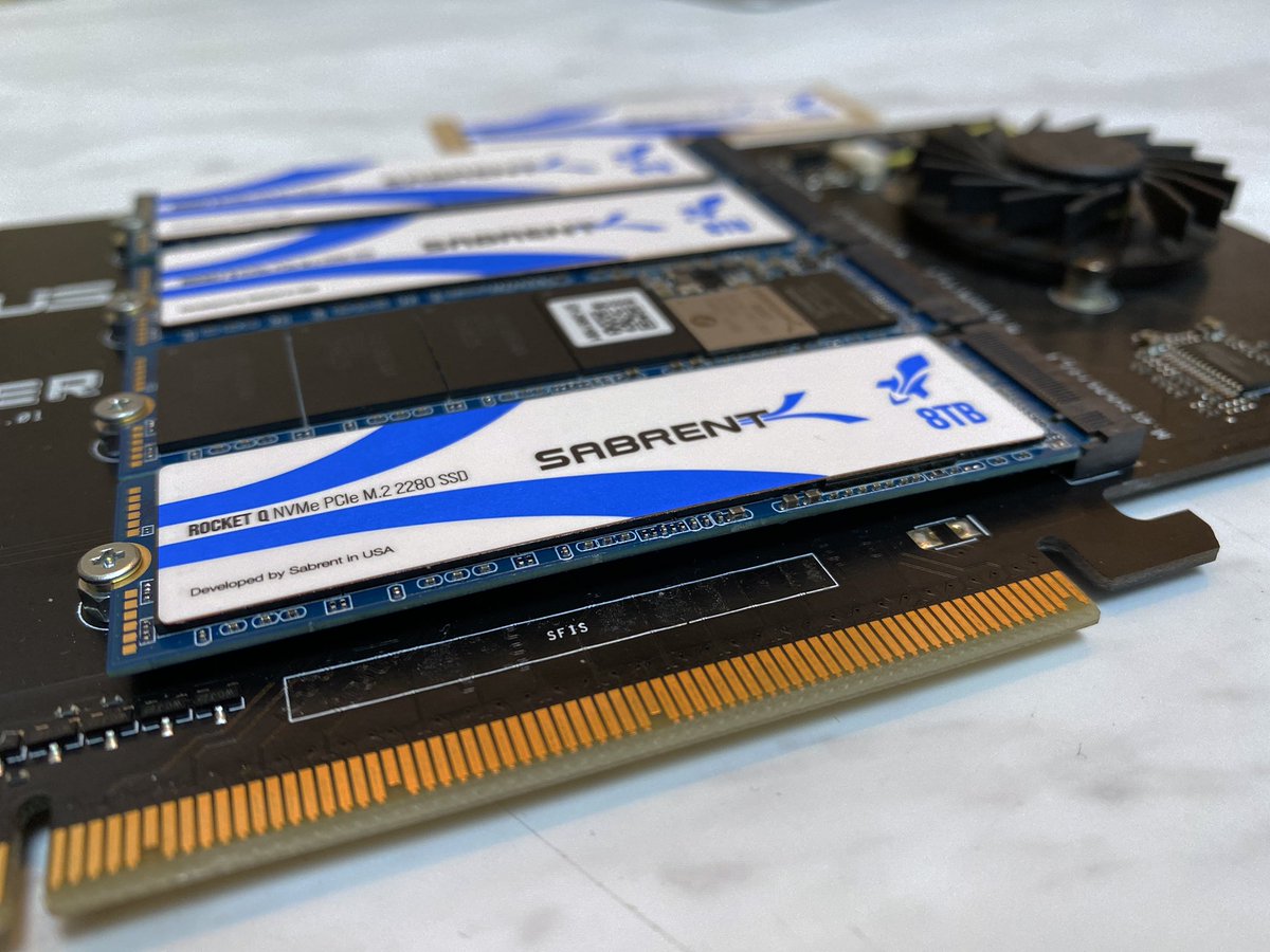 Linus Tech Tips tweet media