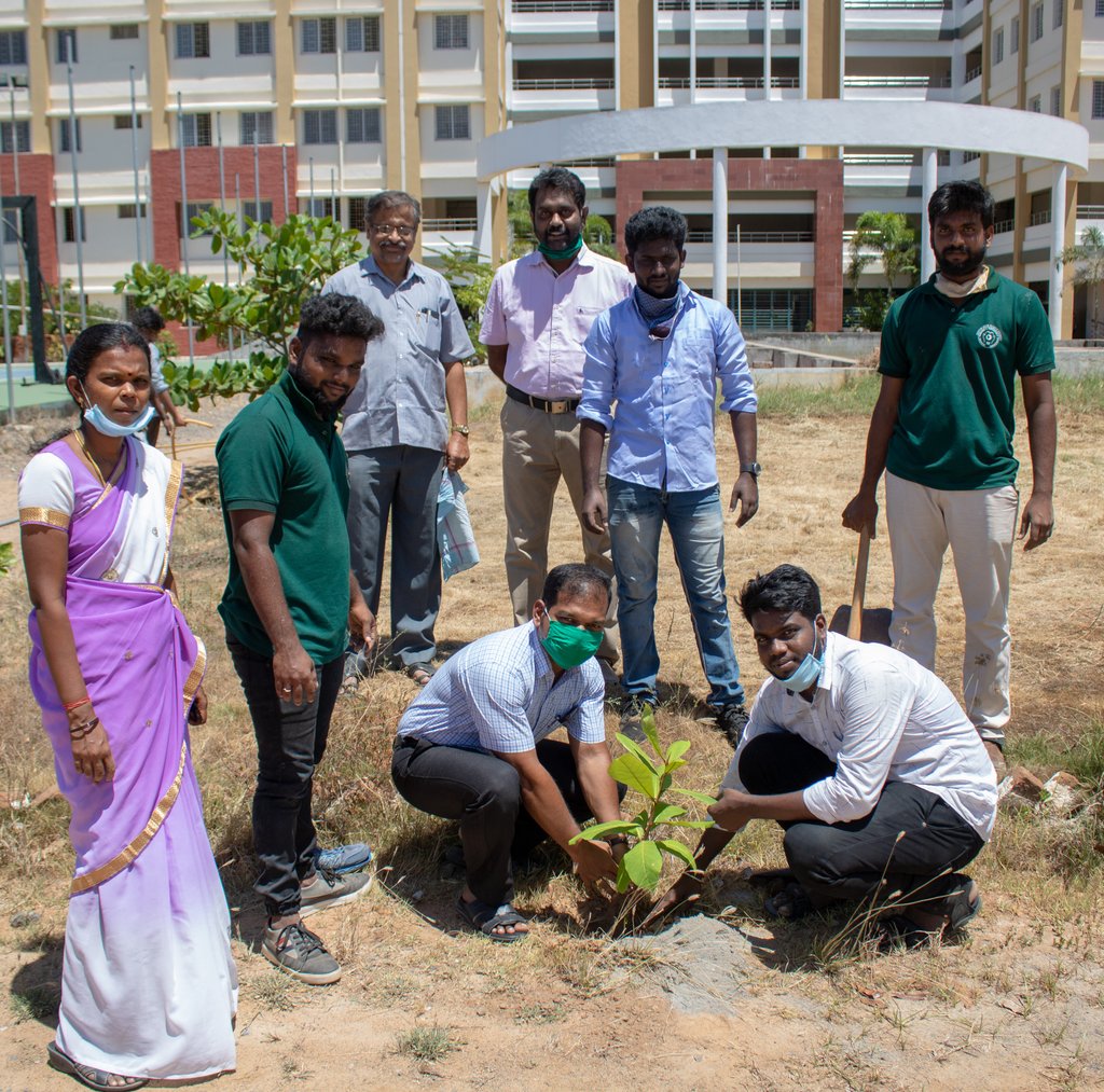 On account of #WorldEnvironmentDay2020, The Team Gogreen Eco Hub along with Sri Venkateshwaraa CET (<a href="/svcetpondy/">Sri Venkateshwaraa CET</a>) have planted tree saplings in the svcet campus
We #TeamGGEH heartly Thank the Principal, HOD's, teaching &amp; Non-Teaching staffs for extending your support
#ForNature