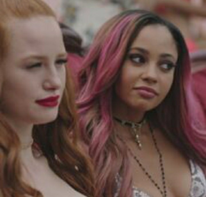 chonizado's tweet photo. Choni e os Fcs de Riverdale pensando em juntar a Cami e a Lili https://t.co/eNCI9IIn43