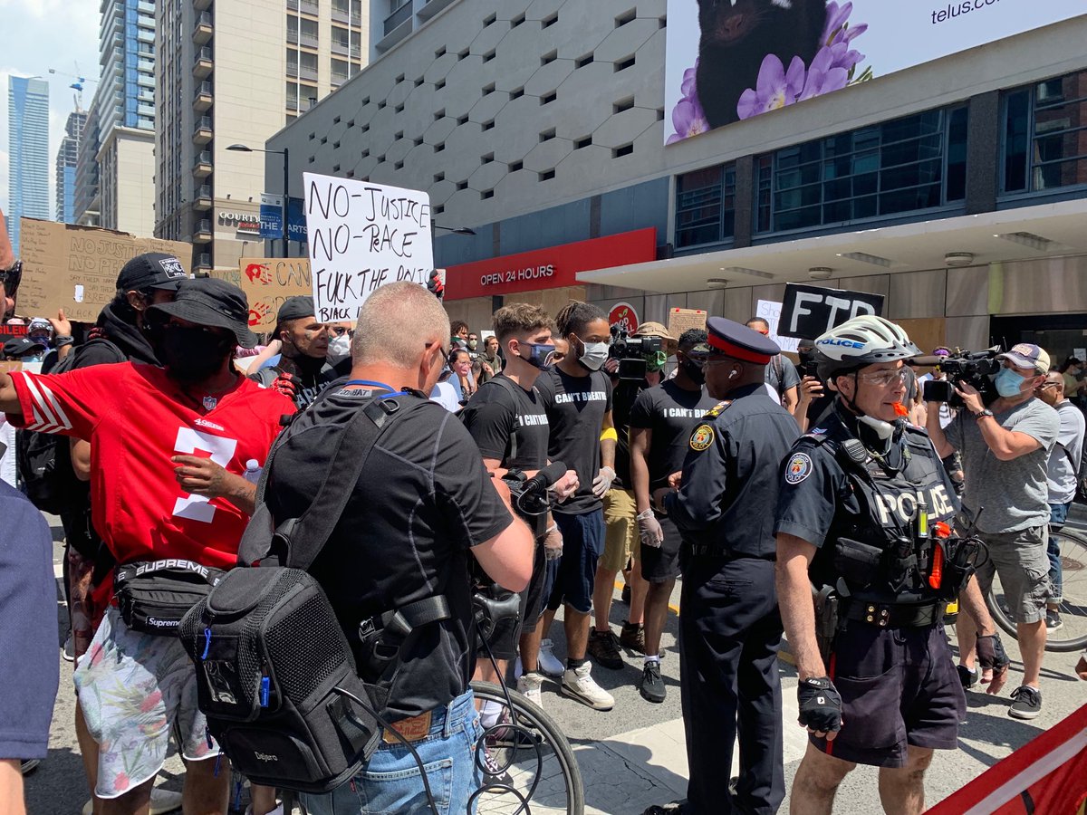 My Command and I met protesters today and we took a knee. We see you and we are listening. The ⁦@TorontoPolice⁩ fully supports peaceful and safe protests this weekend and always. We have to all stay in this together to make change. #Toronto #PeacefulProtests