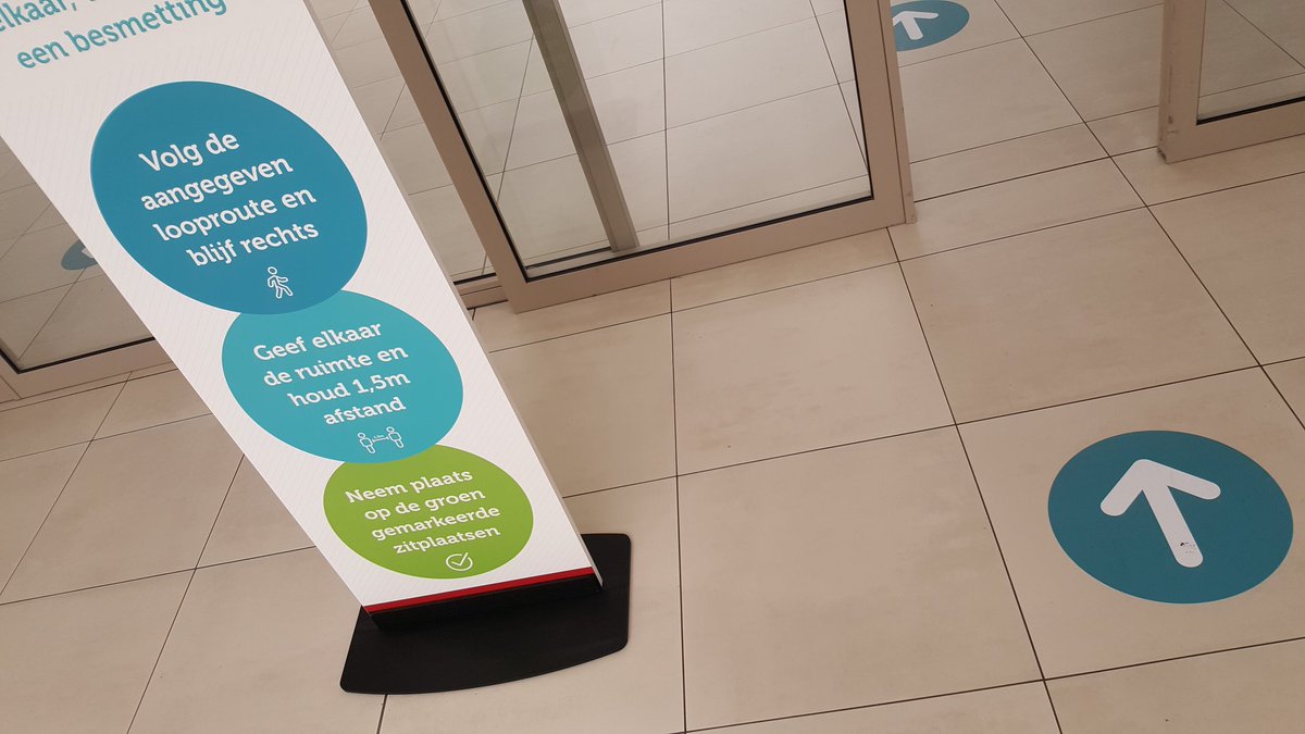 Rob_Assink's tweet image. Complimenten @ziekenhuisMST voor de heldere visuele #corona #beeldtaal in het gehele ziekenhuis!