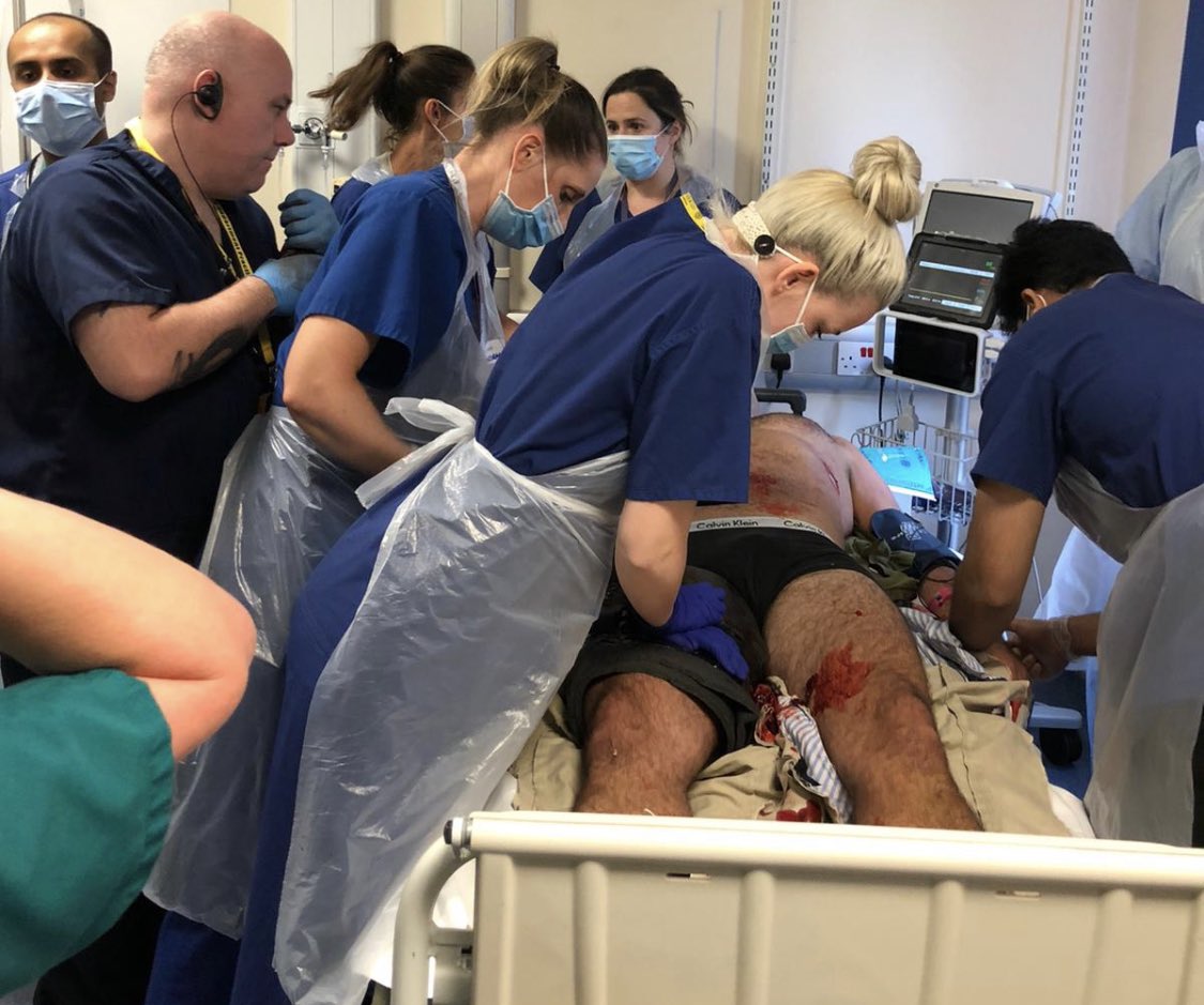 EmergencyWhh's tweet photo. #TeamED taking trauma simulation to the next level with flight crew feedback ✈️ @_ProjectWingman #humanfactors #aviation @DocWongers @annavondy @aligre999 @alicee1500 @Victorikate @MikeSheffy @Pat_McLaren @MedEdWHH @FlyingBart https://t.co/1RtYKMV7bn