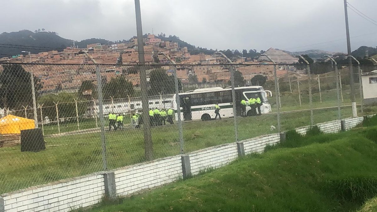 PipeCab's tweet photo. NUEVAS LIBERTADES EN EL "CASO ANDINO".

Nos volvieron a dar la razón. No hay maniobras dilatorias, no hay causas razonables. El término se venció por culpa de la Fiscalía.

No hay tiempo para celebrar. Toca prepararse para las capturas ilegales que se ejecutarán en horas. https://t.co/9cfriL8CdR