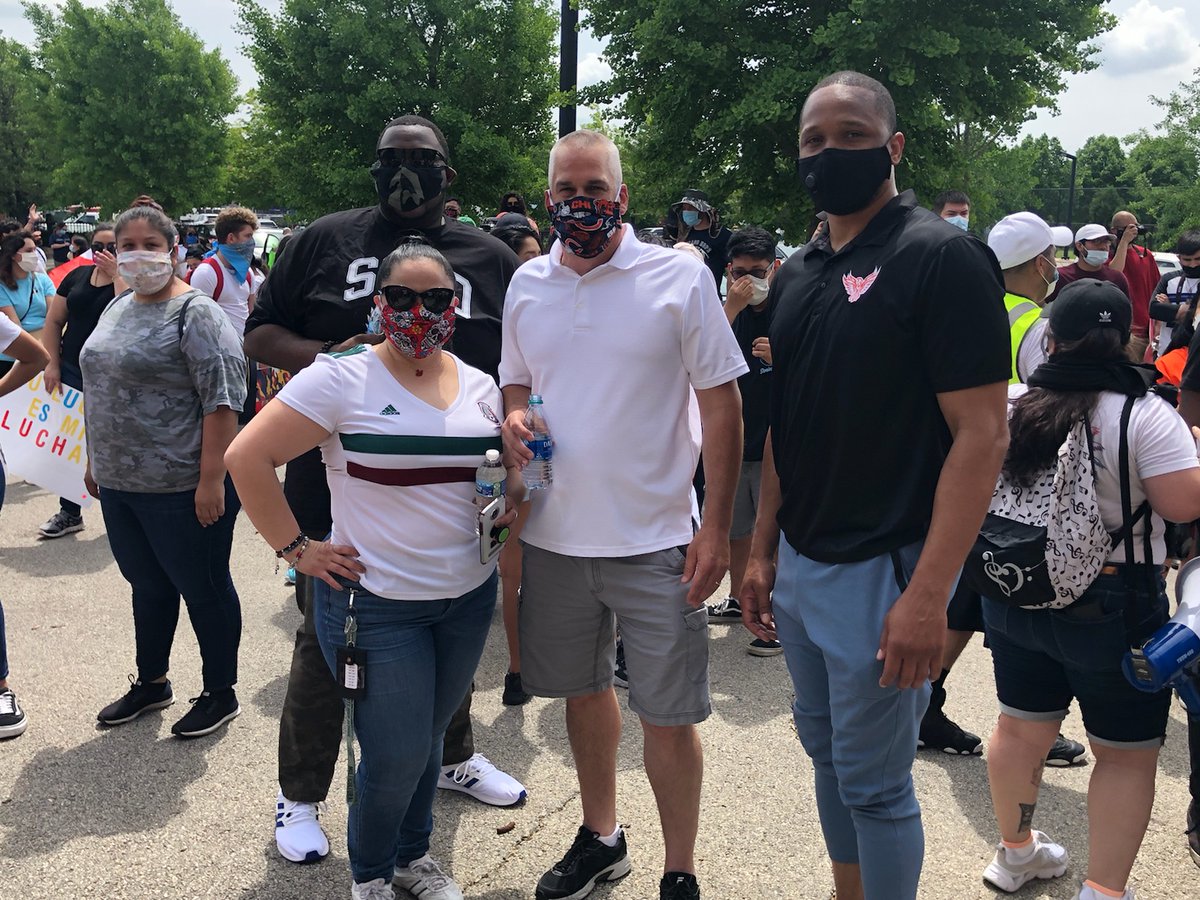 WorldLanguageHS's tweet photo. Little Village Lawndale Principals unite in solidarity to protest against racial injustice and institutional racism in a student led March through the community.
# BlackLivesMatter! https://t.co/0KEAO9iRCH