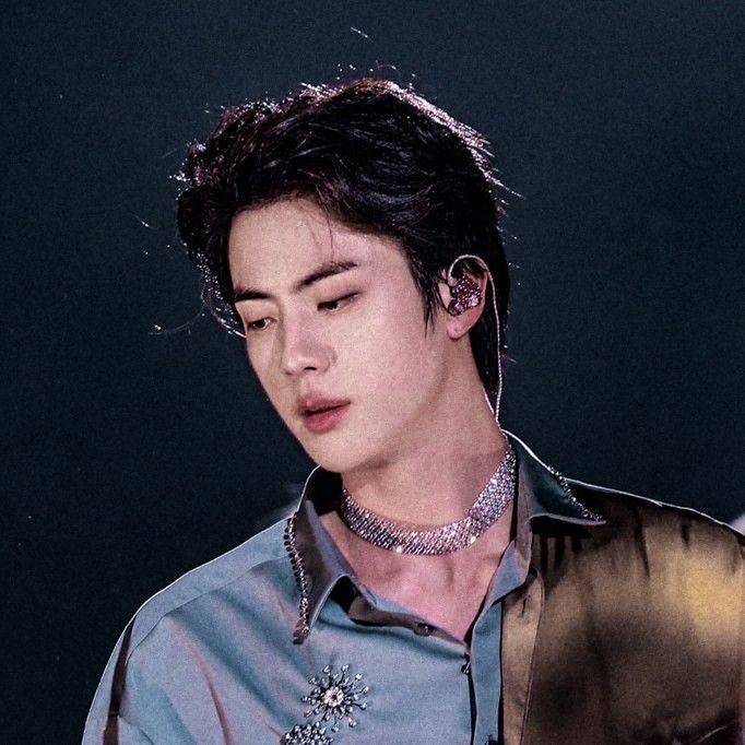 lets_koo_get_it's tweet photo. @UNKNOWNBANGSTAN Kim Seokjin. that's it. that's the tweet. https://t.co/klOzfvkXLM