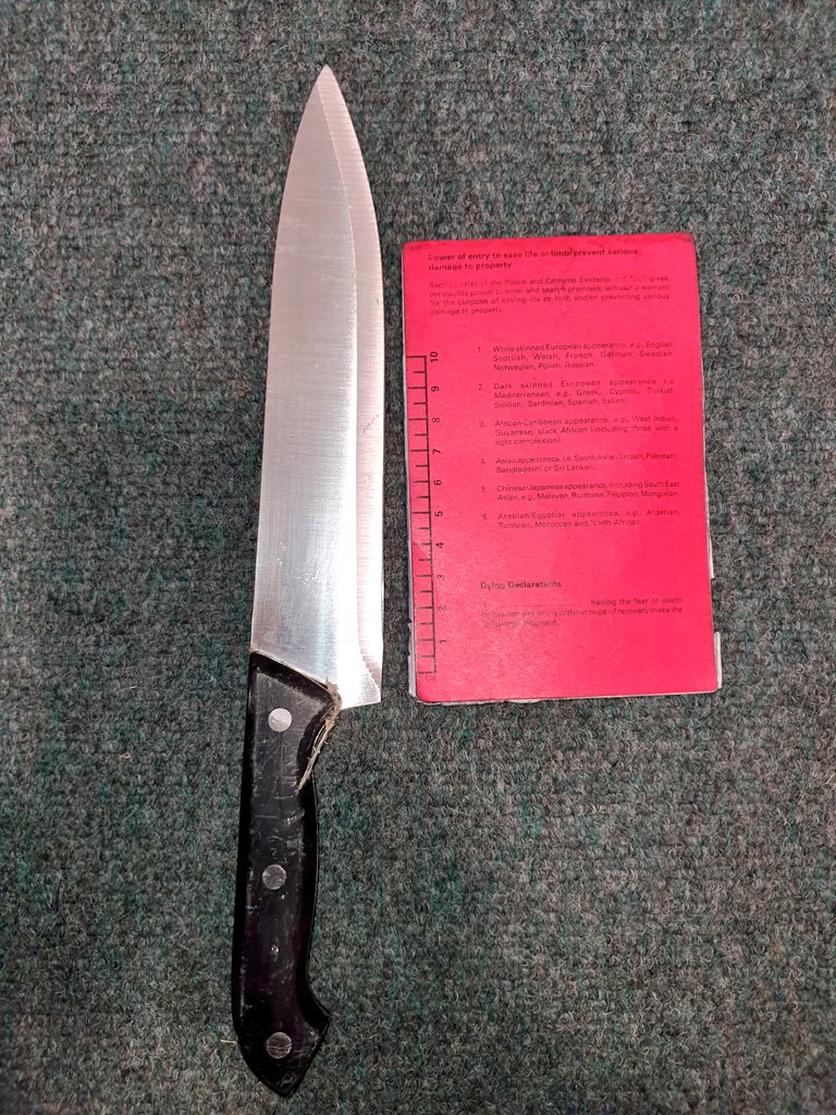 MPSHanwellBway's tweet photo. #Weaponssweep conducted today on the #ElthorneWard. As a result officers found the following knife hidden in a lift shaft.
#Savealife #Surrenderyourknife #ElthorneSNT https://t.co/hH3Ws7xL3I