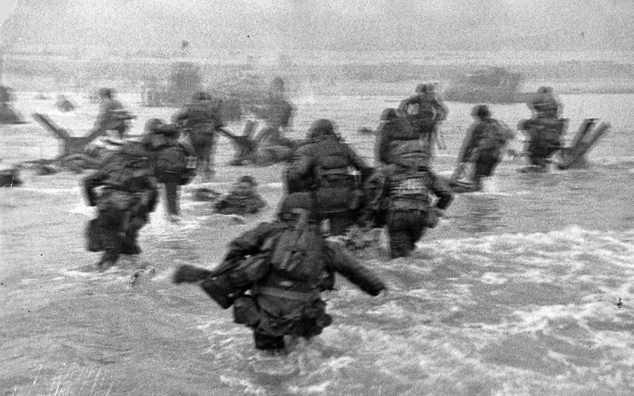 WWIIpix's tweet photo. The famous "Rangers lead the way!" motto was born on Omaha Beach by Brigadier General Norman Cota.

Cota: "What outfit is this?" Someone yelled, "5th Rangers!", "Well, God damn it then, Rangers, lead the way!" #WW2 https://t.co/zi7Y8baePX