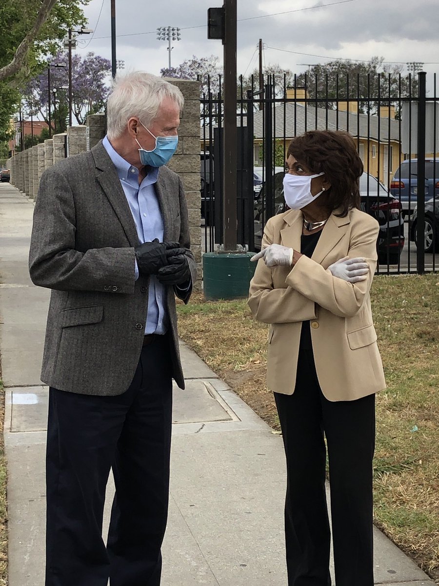 Today, Congresswoman @RepMaxineWaters joined HACLA to deliver masks to residents of #AvalonGardens. These masks will contribute to the overall effort to improve health outcomes to our residents during these uncertain times. 

Read the press release ➡️ home.hacla.org/Portals/0/Atta…