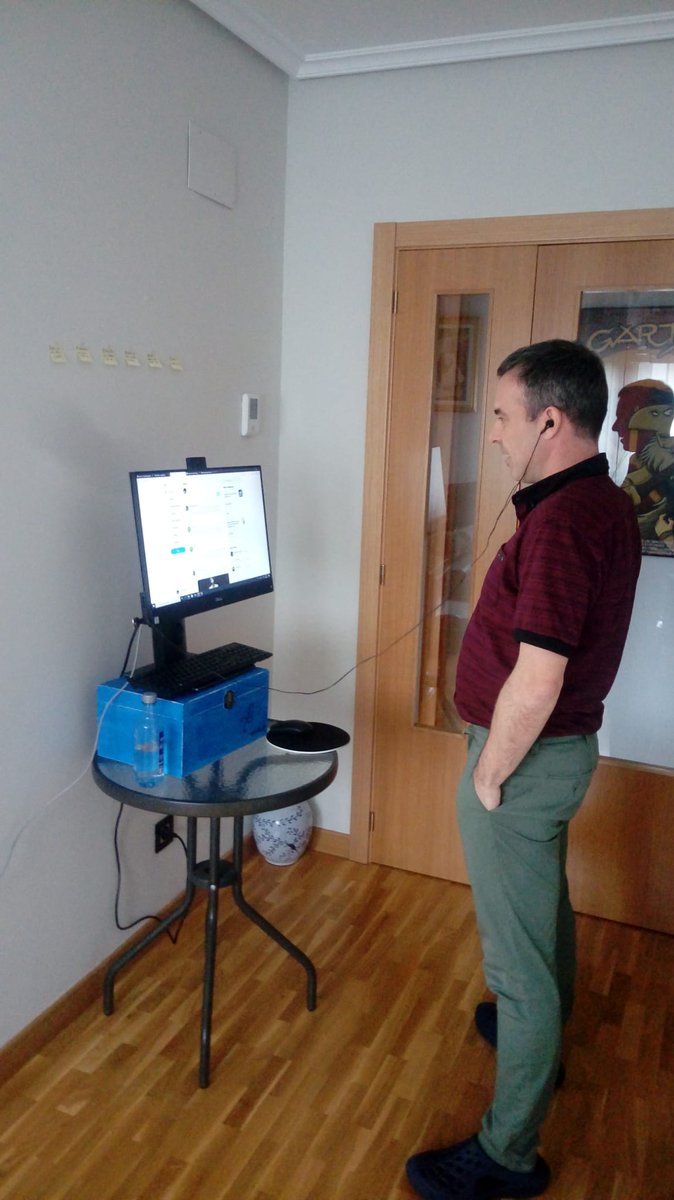 Gaur bide bat amaitu dut, zelan eta etxeko zapatilletan aurkeztu dut tesi doktorala. Gogorra izan da baina dagoeneko doktore naz