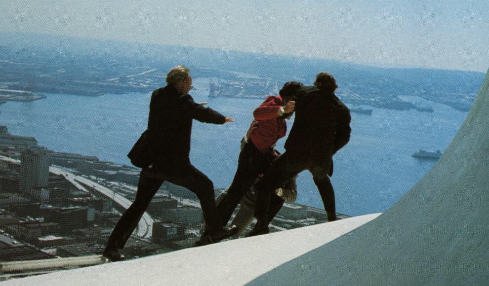 philippe_rouyer's tweet image. Avec «À cause d’un assassinat» (#ParallaxView, 1974), #AlanJPakula réalise un des meilleurs thrillers de politique fiction. L’ombre de JFK (jamais explicitement cité) et la photo de Gordon Willis contribuent à pousser la paranoïa jusqu’au fantastique. Sur @Paramount_TVFR à 22h30