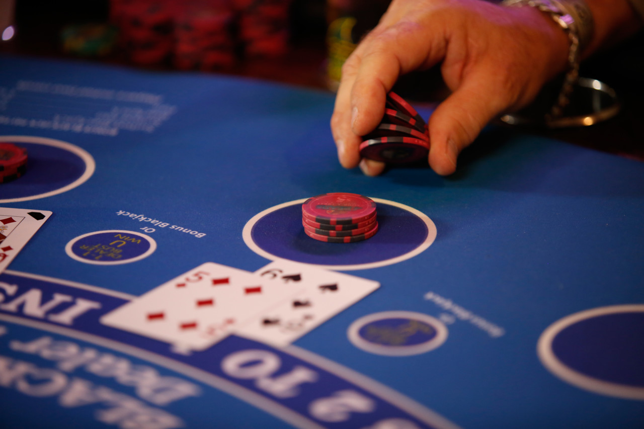 4 bears casino poker