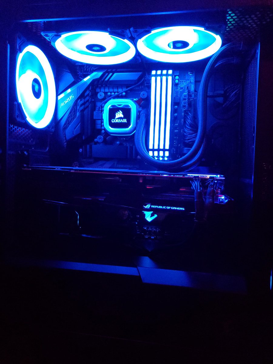 rickyislame's tweet photo. @bitwitkyle CPU: I7-9700K 
GPU: Asus Rog 2080 OC
MB: z390 Aorus Pro
Ram: 32gb Corsair Vengeance Pro (4x8gb 3200)
AIO:  Corsair H150i pro
PSU: EVGA SuperNOVA 750 G3
M.2: 120gb corsair mp300
SDD: 1Tb Samsung 860 evo
Fans: Corsair LL120 x6
Case: Corsair 460x https://t.co/xBPrdi2oq0