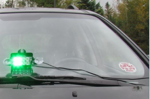 If you are headed to the cottage, or anywhere in more rural areas of Ontario, a #GreenFlashingLight is a volunteer firefighter on their way to a call. Treat these the same as the red flashing lights, #PullToTheRightAndStop. #CottageFireSafety
