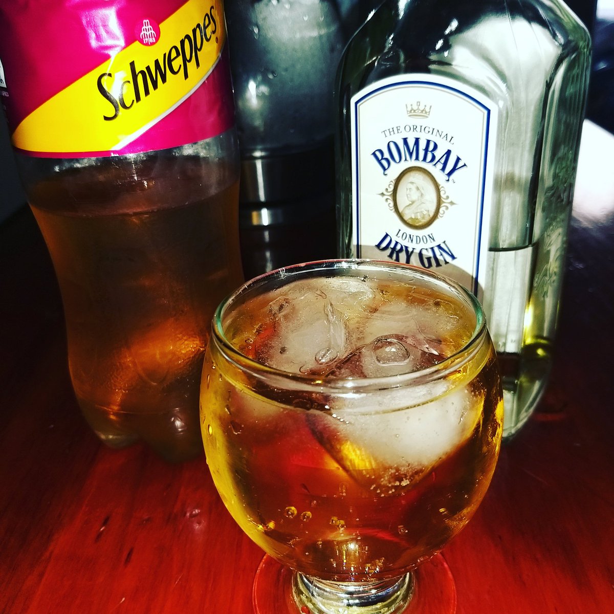 Ntombienhle13's tweet photo. #FirstFridayLevel3
Sekunjalo 💃🏼💃🏼💃🏼🥃🍾🍻🥂 https://t.co/wasV6yZY46