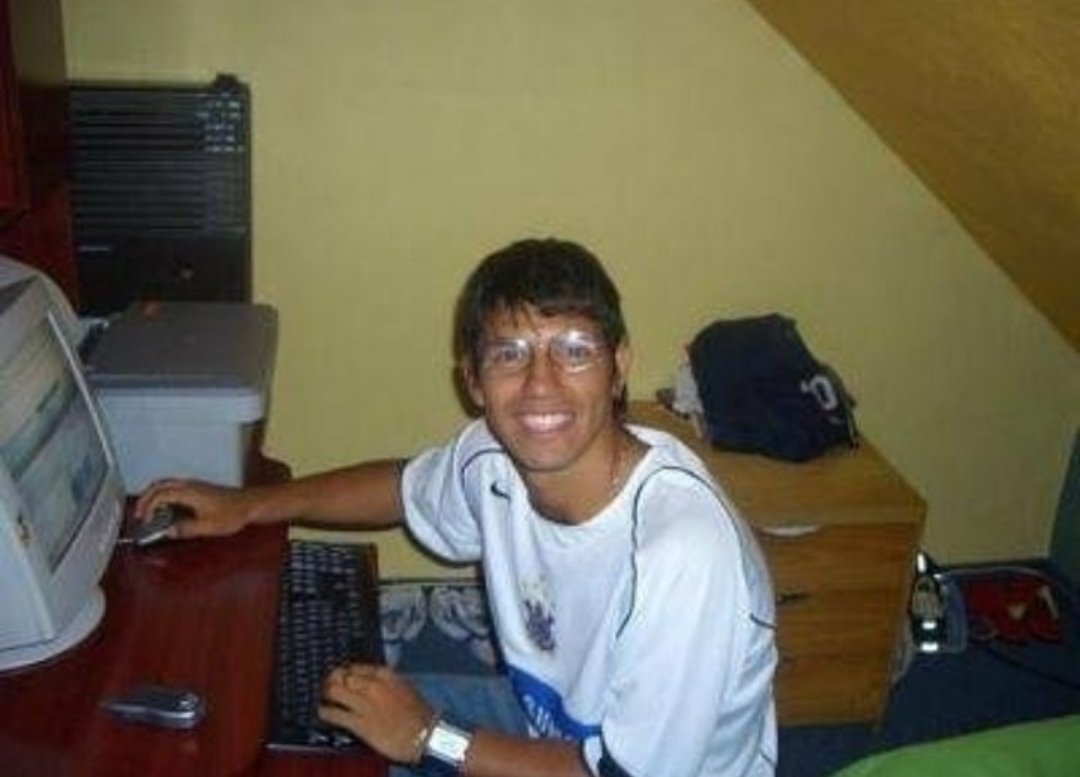 pyrorivarola's tweet image. si no te quiere asi / que no te busque cuando estes asi