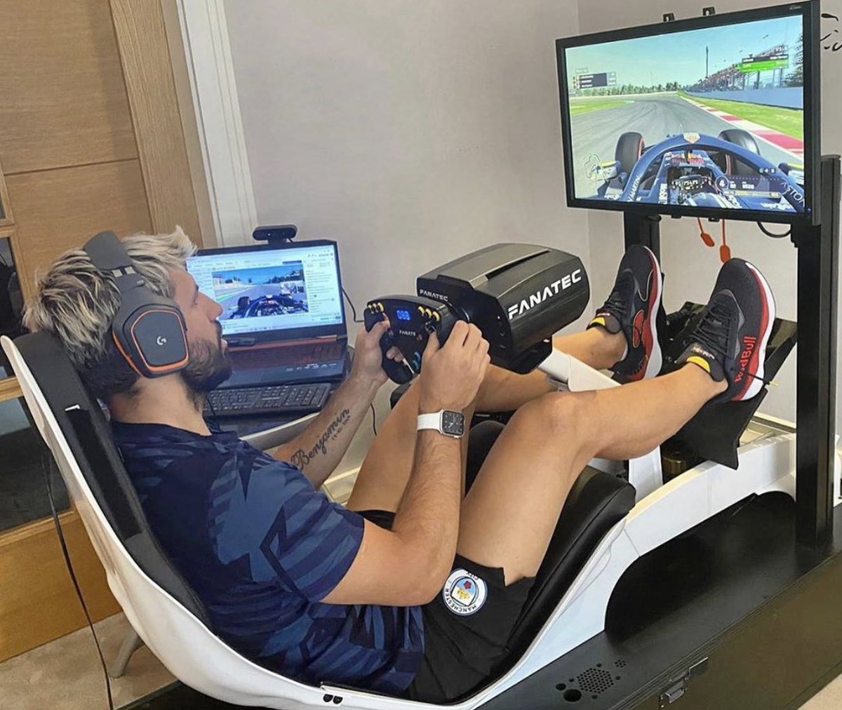 pyrorivarola's tweet image. si no te quiere asi / que no te busque cuando estes asi