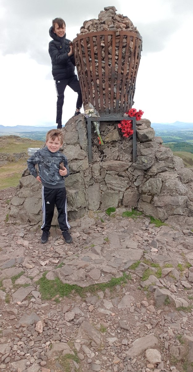 leighxtx's tweet photo. These boys were very busy today. Took Lola for a walk round the hospital and walked up Dumyat for the 1st time in only 50 minutes. 💪 @misspageLVPS @MrsGreenLVPS https://t.co/K08yZ3brIl