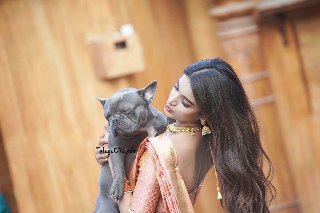 #NidhhiAgerwal Nidhhi Agerwal IMAGES, GIF, ANIMATED GIF, WALLPAPER, STICKER FOR WHATSAPP & FACEBOOK