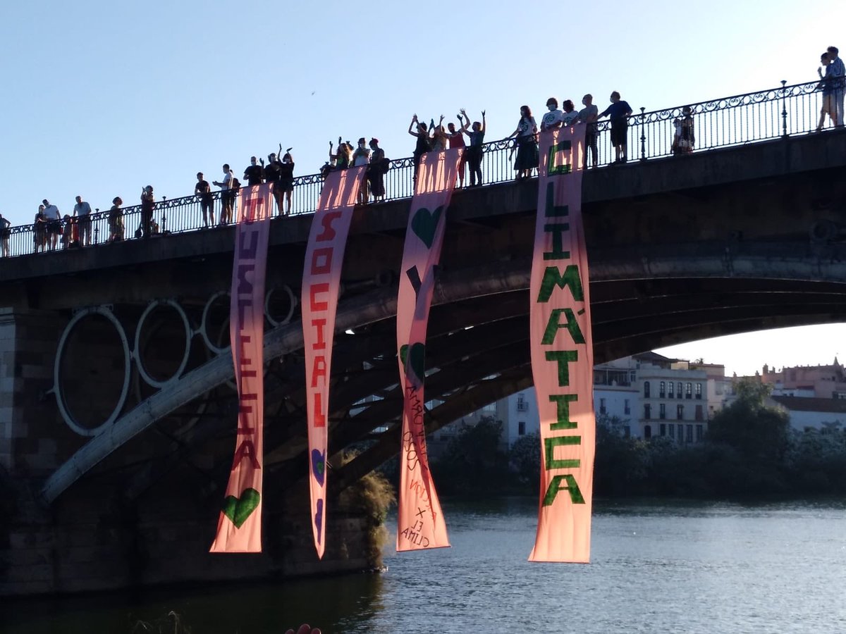 ElisaOtra's tweet photo. En el #DiaMundialDelMedioAmbiente  en Sevilla también reclamamos #JusticiaSocialyAmbiental y #TransformaciónJusta post #COVIDー19. Que nadie quede atrás @Ayto_Sevilla https://t.co/cXV5Do6zwE