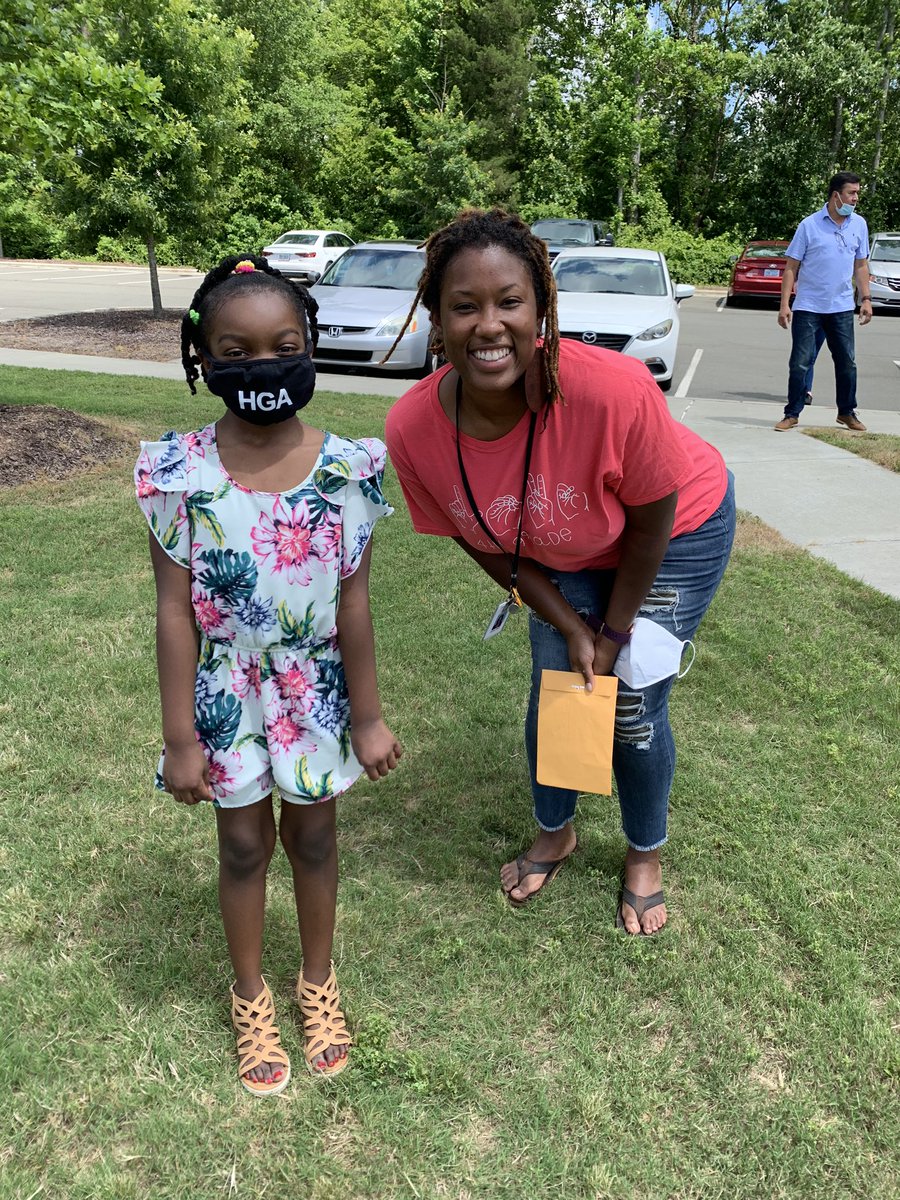 So happy to see these beautiful graduates today! I might actually 😭 💗