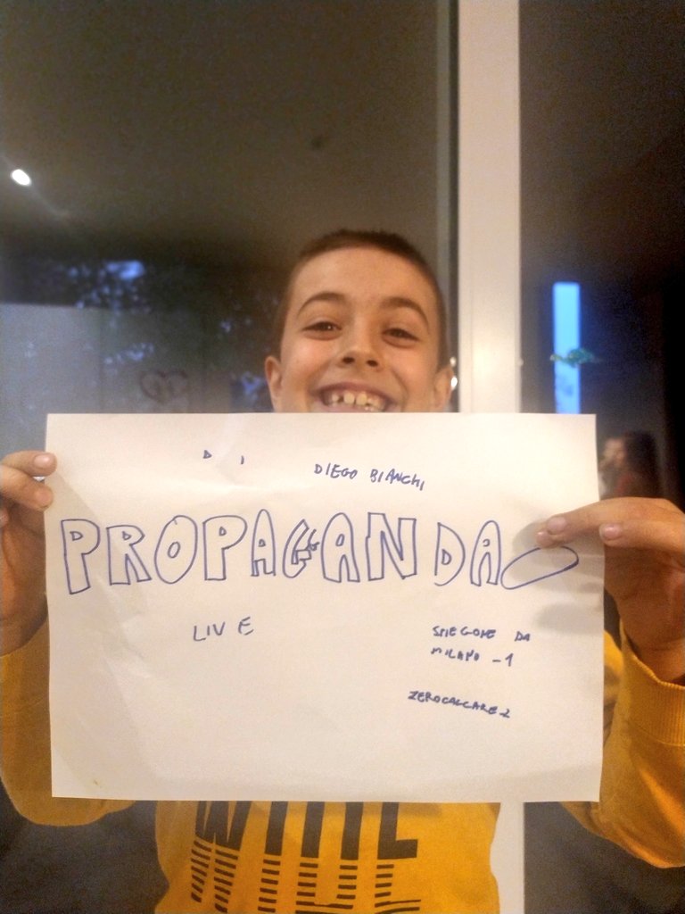 Stasera non si tiene aspettando #propagandalive <a href="/welikeduel/">Propaganda Live</a> #spiegonedamilano <a href="/zerocalcare/">zerocalcare</a> <a href="/zdizoro/">Diego Bianchi</a> <a href="/makkox/">makkox</a>