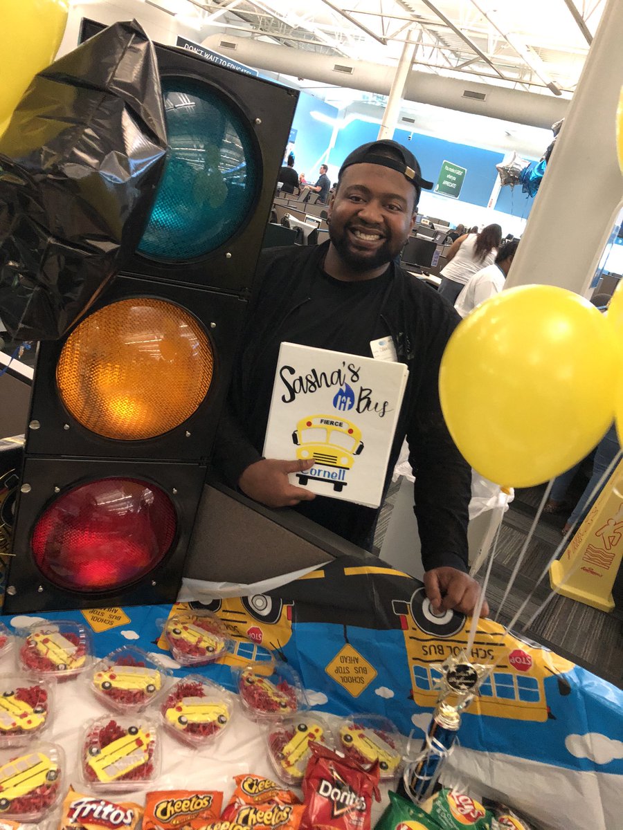TeamFierceOSCC's tweet photo. Sasha’s LIT 🔥 BUS 🚌 !!! Welcome Party!!✨ #WeLit #TeamFierce #TuggleNation #FieldFam #lafayetteunited @LafccUnited @AshleyS_BRCC @edbroussardjr @joshua206 @anthonyetuggle @carawfields https://t.co/d9ITbe6y7Z